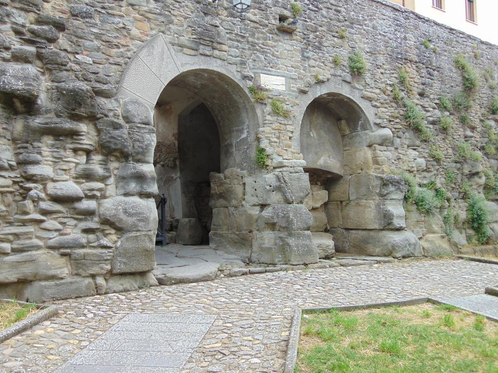 Domus Ghibellinae- Fonte Di San Benedetto Lejlighed Cortona Værelse billede